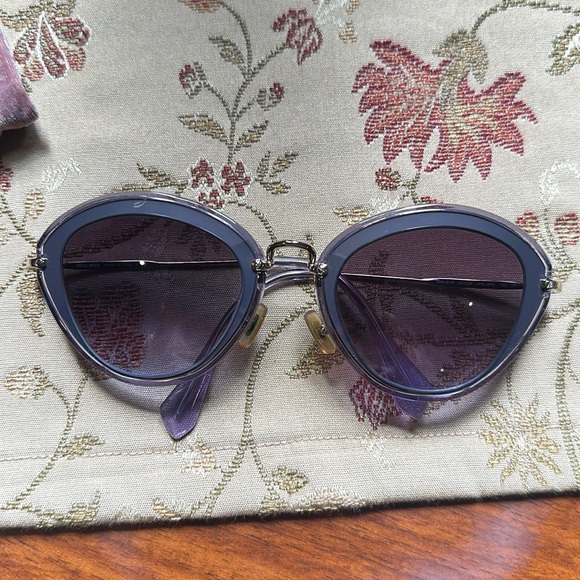 Miu Miu gray/brown sunglasses - Picture 4 of 9